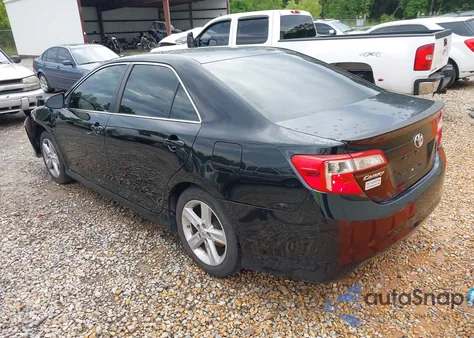 2014 Toyota Camry Se z USA, uszkodzony, nr VIN 4T1BF1FK0EU870638